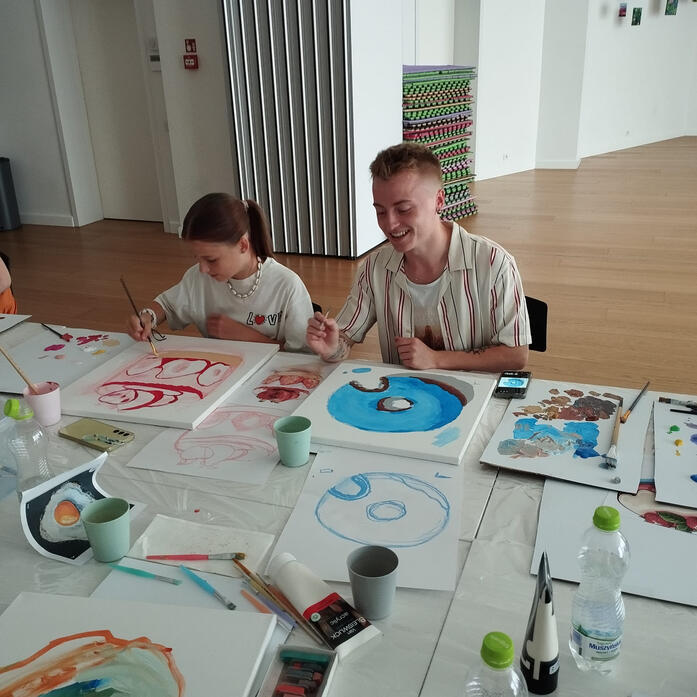 jem oczami i połykam wzrokiem