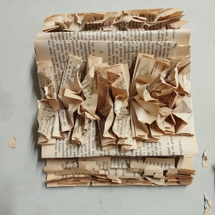 Warsztaty ze sztuki konceptualnej inspirowane wystawą Jagody Krajewskiej "Ruchome strony"