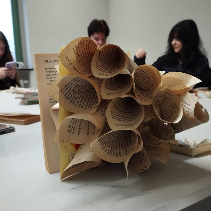 Warsztaty ze sztuki konceptualnej inspirowane wystawą Jagody Krajewskiej "Ruchome strony"